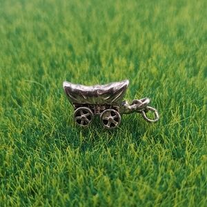 Silver Tone Covered  Wagon Charm